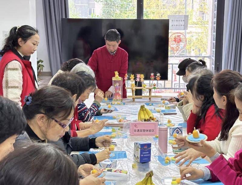 活 非遗面塑在居民指尖 起来