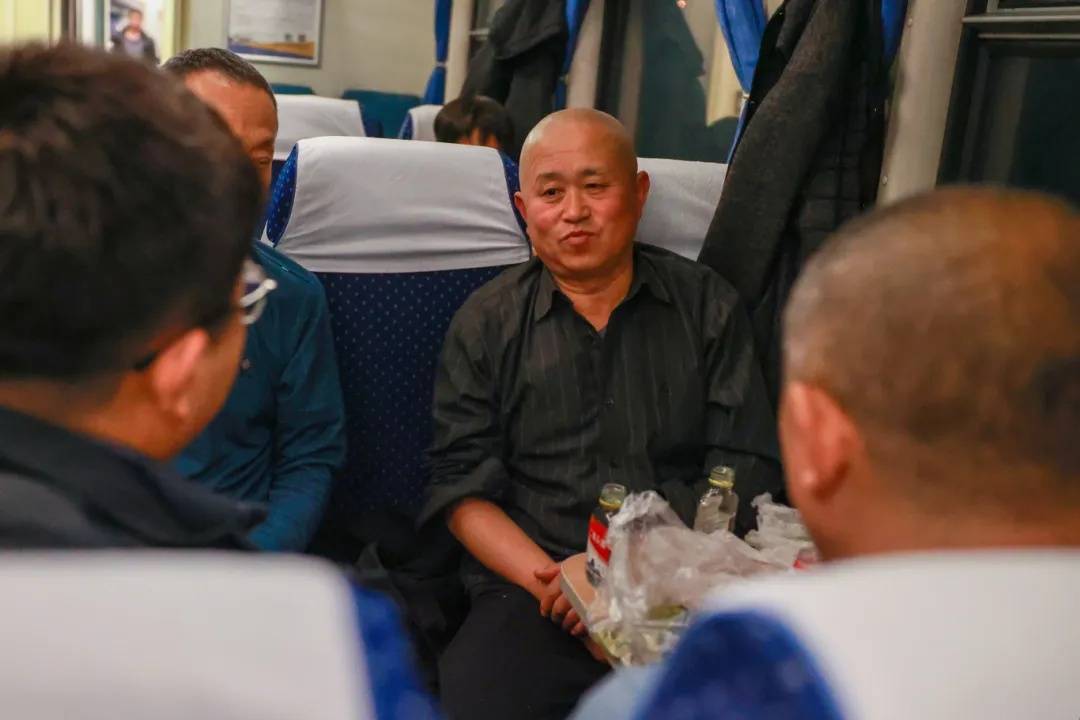 这趟北京始发的绿皮车站站停,但旅客都说好—— 这趟北京始发的绿皮车站站停,但旅客都说好——