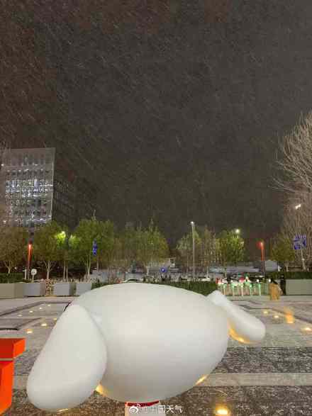 北京昨夜为何突然飘雪？低空湿度不利动力好，属于“大力出奇迹”