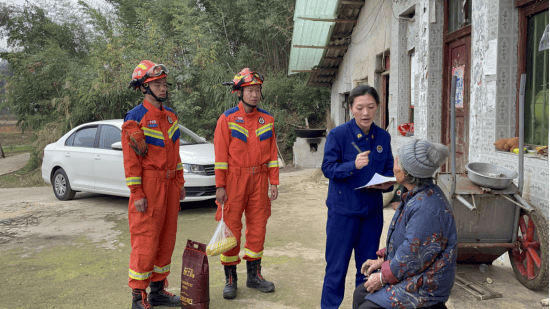 黔西：“蓝焰黔行”志愿行、温暖润人心——黔西消防救援大队开展志愿服务系列活动