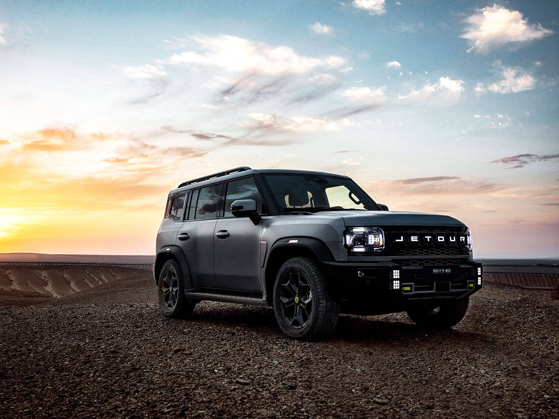 捷途旅行者新车被多人投诉爆漆 厂家称裂纹是鸟屎造成的(图1)