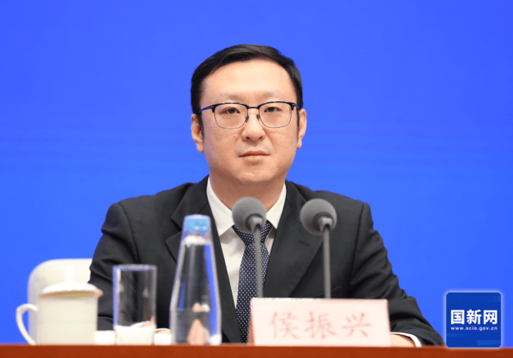 侯振挺，侯振挺个人简历