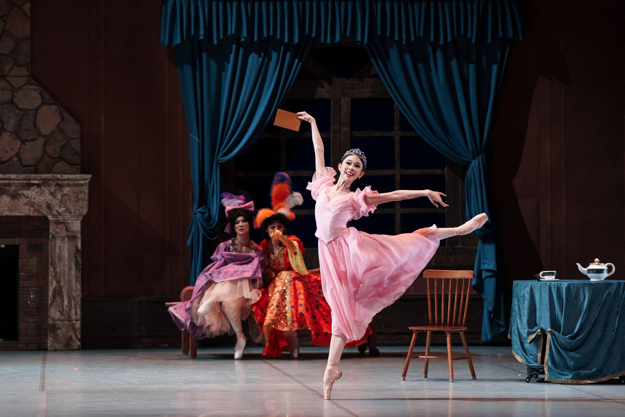 收获艺术体验与情感共鸣!世界经典芭蕾舞剧《灰姑娘》新编首演