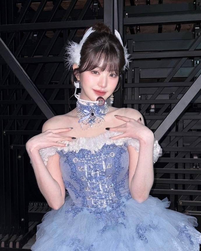 韩星张元英分享美照,"优雅天鹅造型"引热议