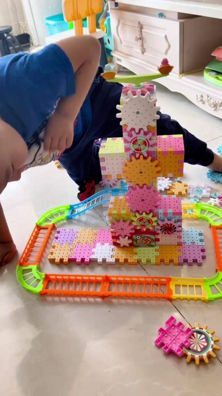 百变电动积木齿轮旋转积木来喽!