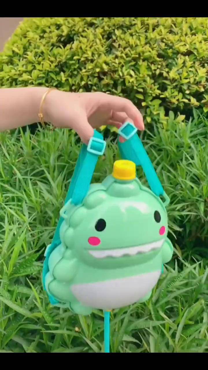 这个背包水枪太可爱了,走到哪玩到哪,小朋友们开心得不得了水枪 玩具