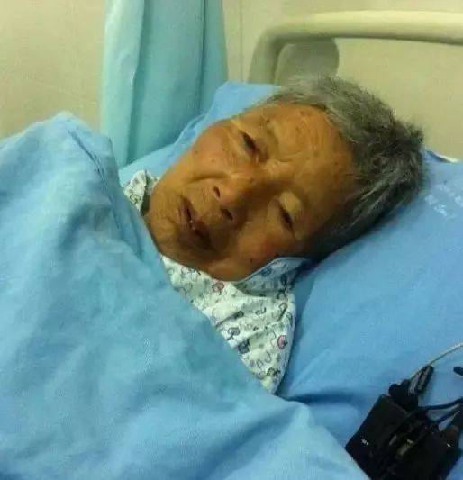 梦回往昔，奶奶去世后多年，梦中触电之谜的解析与释怀