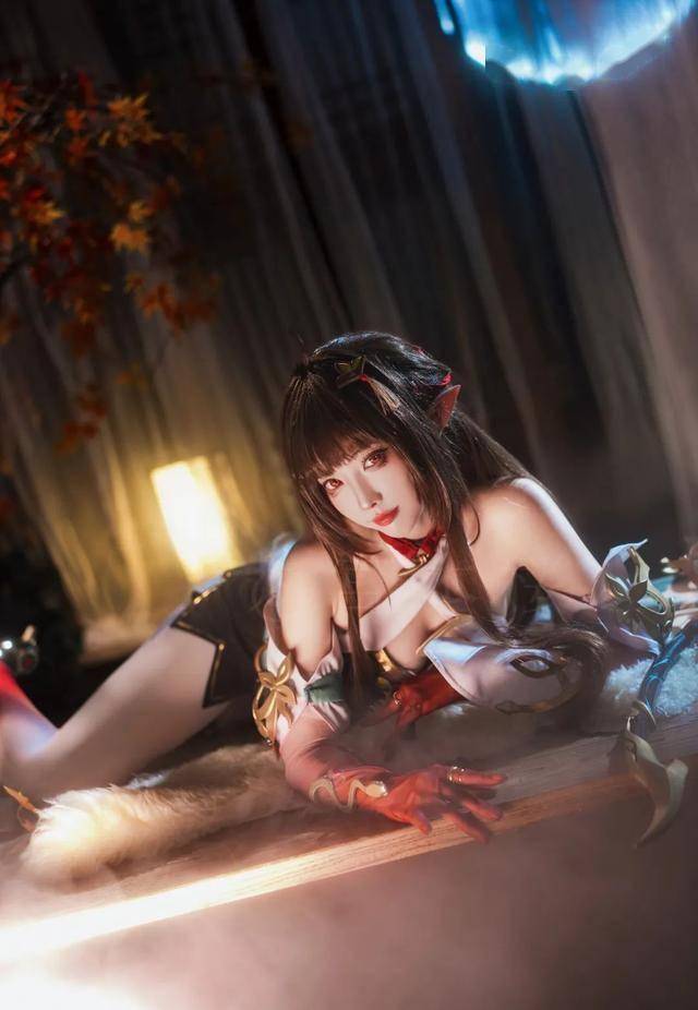 崩坏星穹铁道:奈奈无鱼cos灵砂,曼妙多姿,妩媚妖娆!