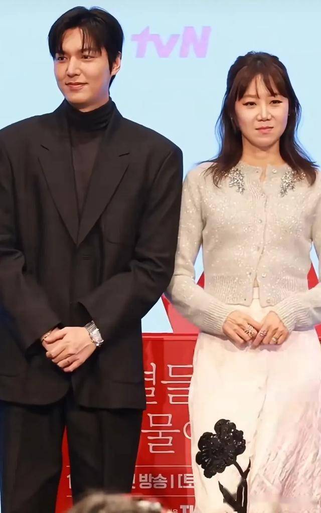 李敏镐和孔孝真同框,脸馒化明显,俩人怎么一下子都老了