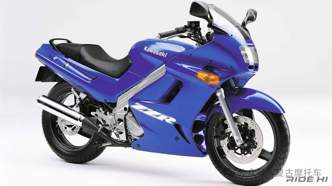 这样的车只能算入门:40匹万转双缸的跑旅,​ 川崎zzr250
