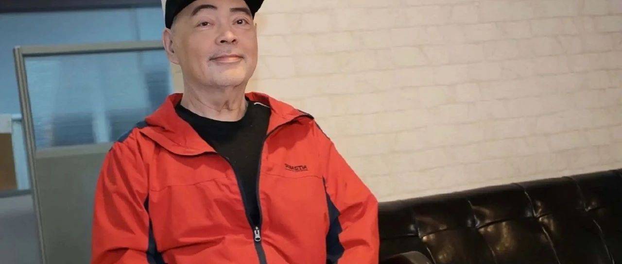 香港“靓声王”张伟文身体抱恙入院,患失智症常咬手指,独住养老院感凄凉_方俊_时候_轮椅