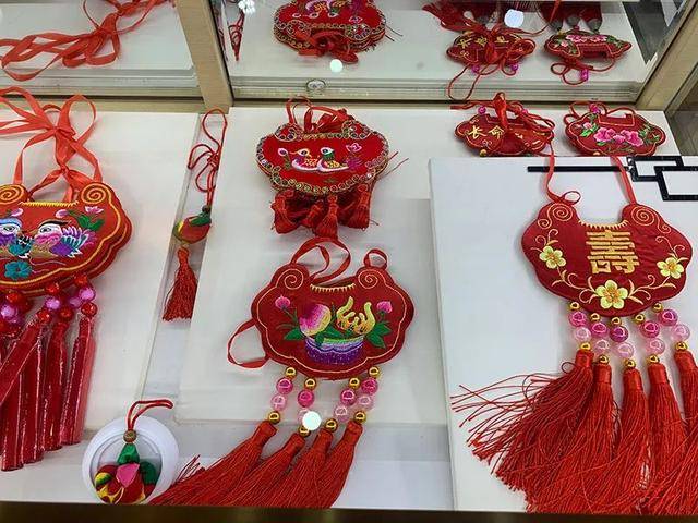 【甘肃经济日报】庆阳:小香包缘何香飘世界