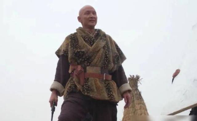 《雪豹》里义字当头的清风寨大当家,一身匪味儿,压迫感十足.