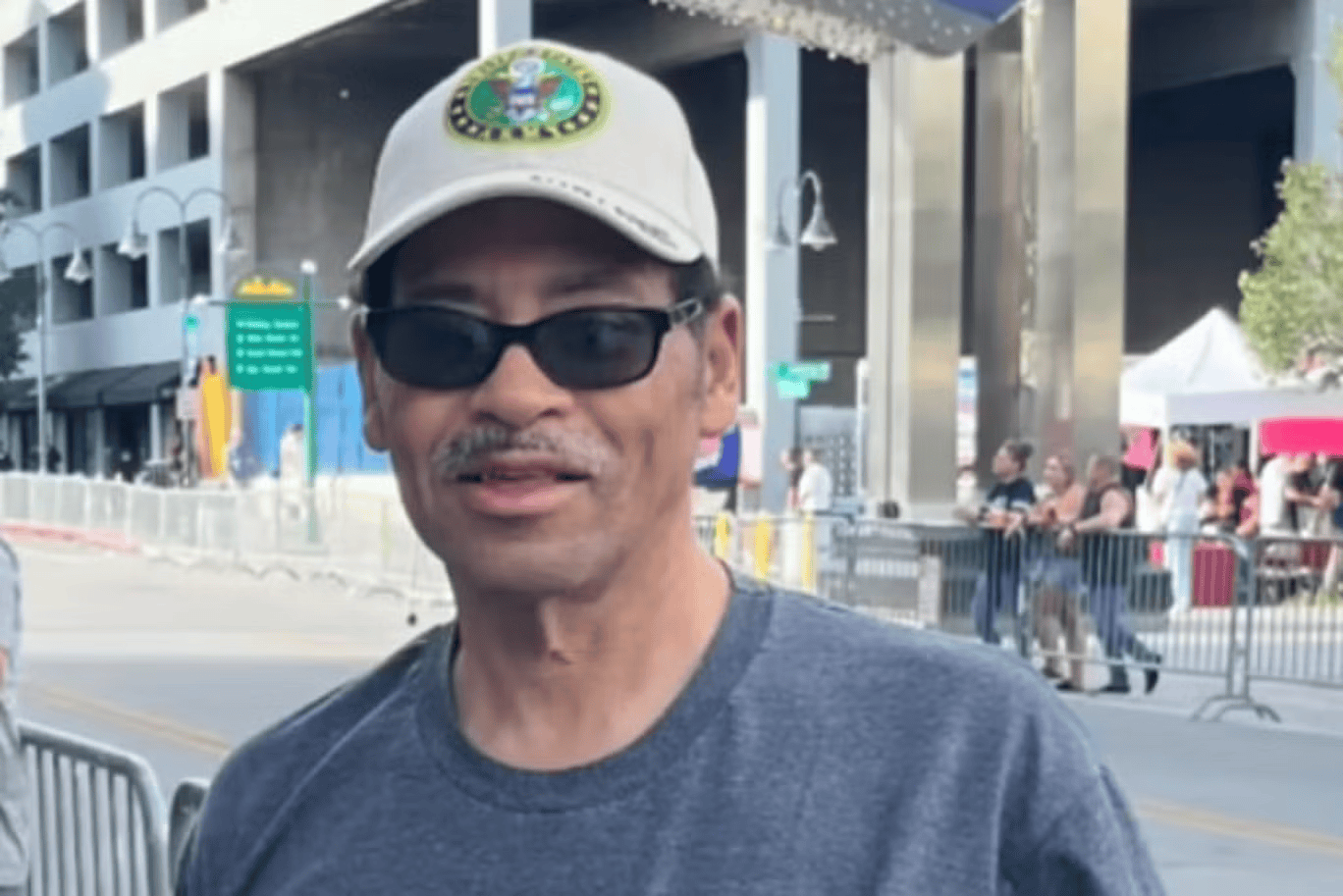 洛杉矶山火中，一名遇难者死时还手握水管，试图保护房子