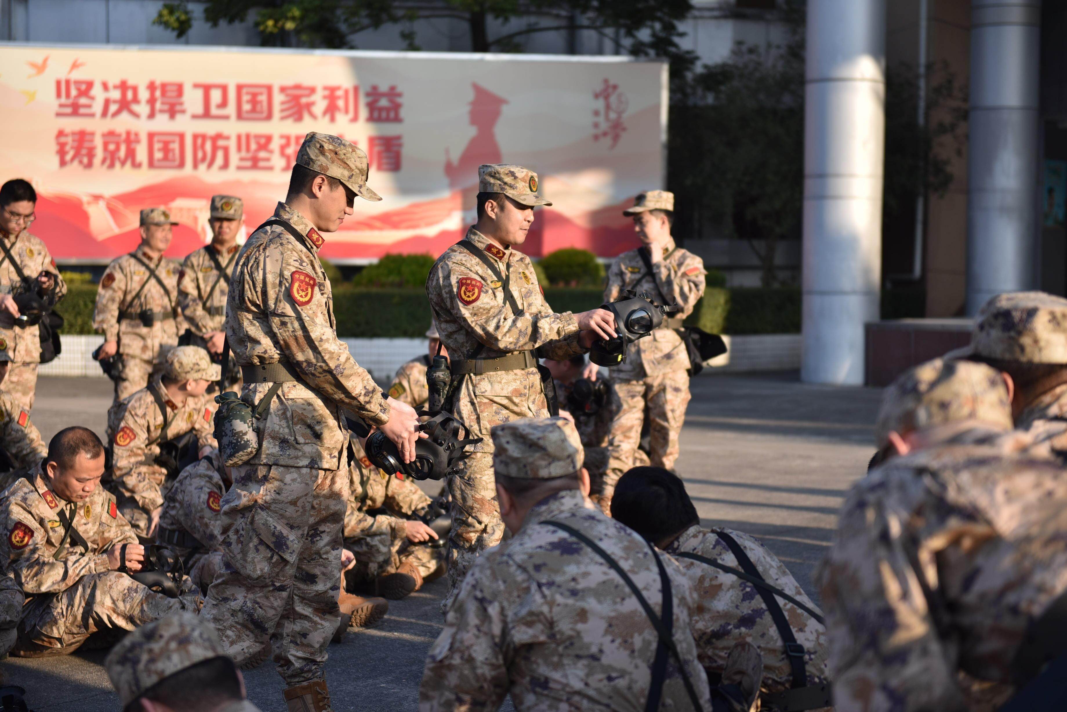 大浪街道民兵应急排参加2025年龙华区开训动员活动