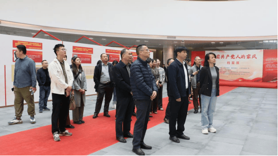 江城区纪委监委党员干部参观廉洁书画诗展