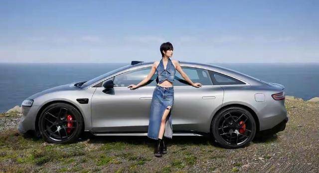 看到7年亏32亿的富家女才明白:任正非让姚安娜进娱乐圈的苦心! 看到7年亏32亿的富家女才明白:任正非让姚安娜进娱乐圈的苦心!