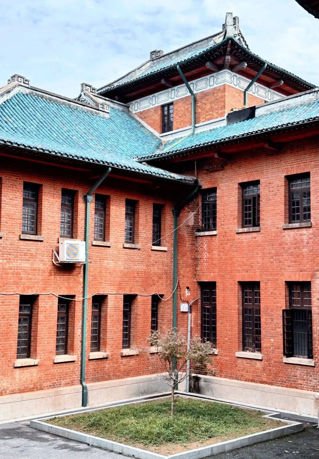用几何解锁湖大图书馆