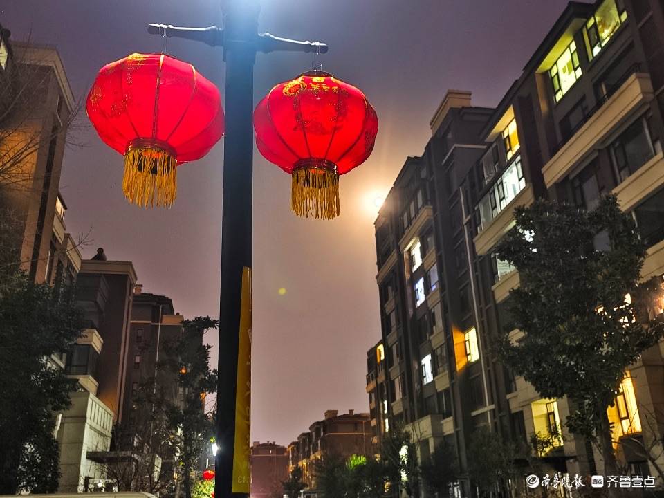 吉祥中国年 | 迎新春年味浓，夜幕下大红灯笼暖融融