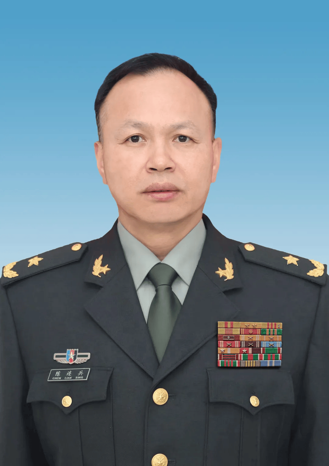 公开信息显示,陈连兵为上海警备区司令员