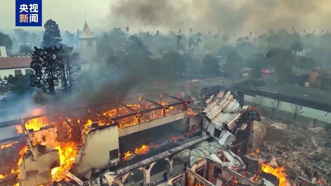 15万人怒而请愿!消防员失踪 市长缺位 洛杉矶山火失控谁来担责? 15万人怒而请愿!消防员失踪 市长缺位 洛杉矶山火失控谁来担责?