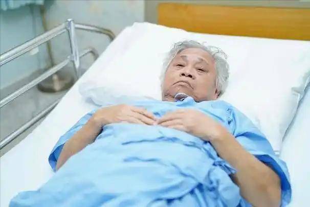 早上起床的小动作，竟能大大降低中风风险！ 晨起习惯与中风预防：你不可不知的健康秘诀