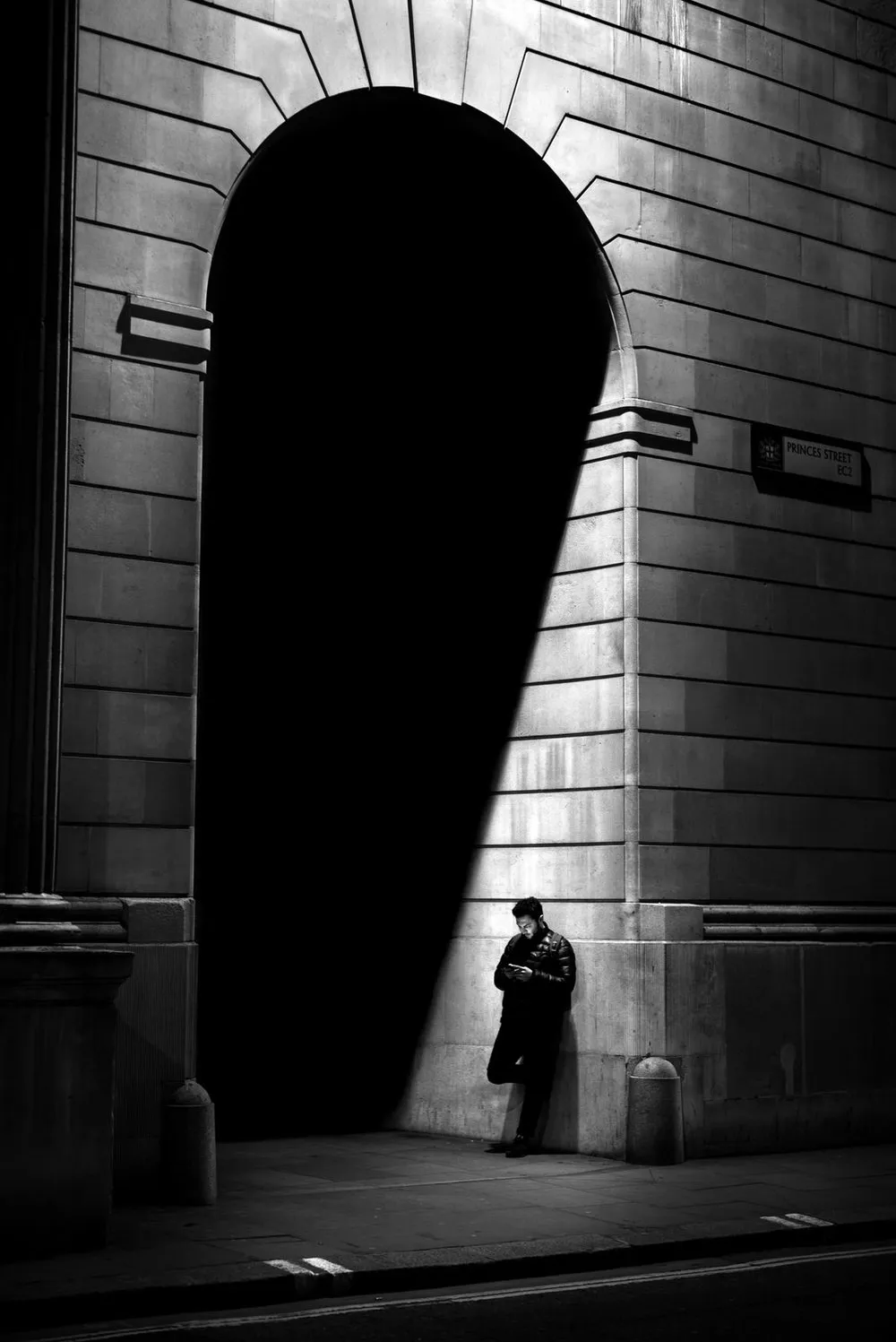 20张极简的黑白摄影作品,光影之美,提升审美!