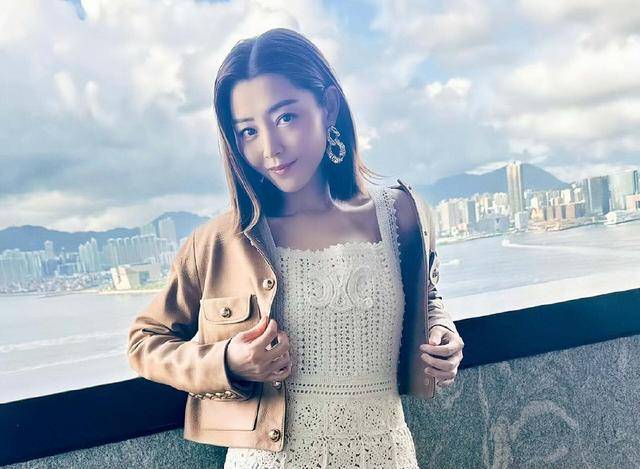 威斯尼斯官网恭喜香港知名女星晒高颜值婚纱照即将和未婚夫在星级酒店结婚(图8)