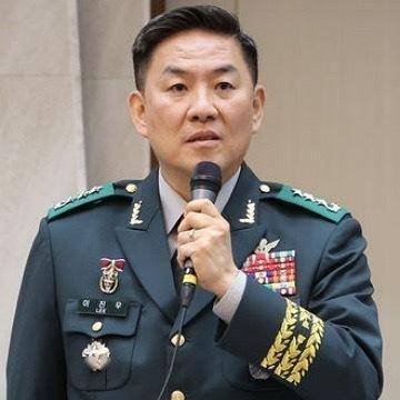 韩国宪法法院弹劾案辩论：各方陈述与尹锡悦的辩解，韩总统弹劾案庭审：证人登场，尹锡悦事件新进展