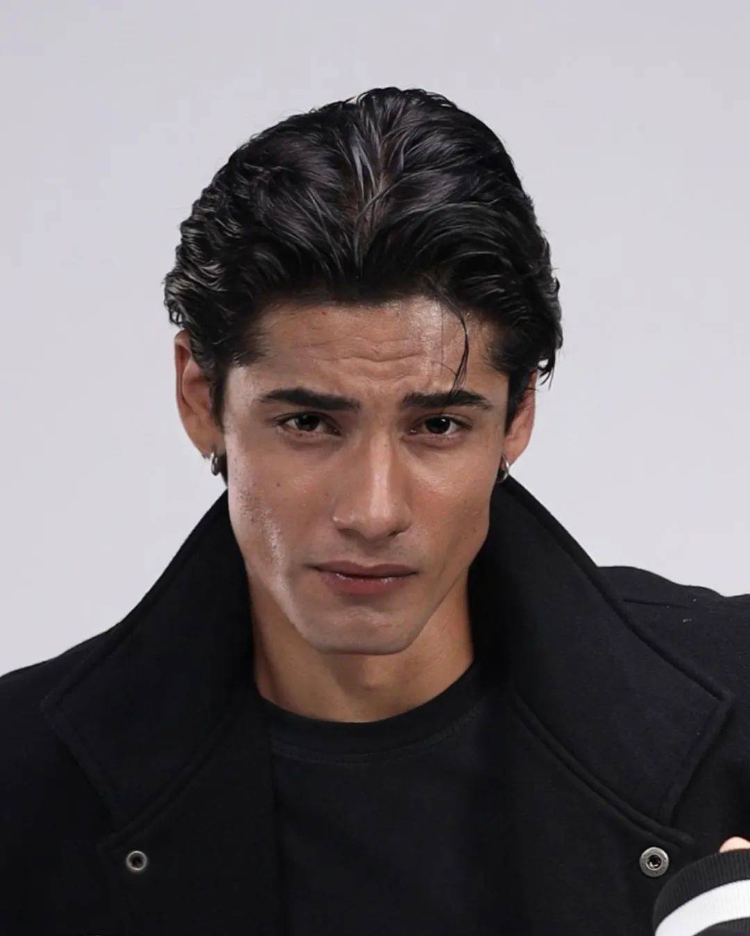 最近,来自巴基斯坦卡拉奇的时尚男模 muhammad amaz 在英国签约了模特