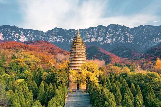 华夏崇山峻岭间的古塔传奇：四大名塔全解析