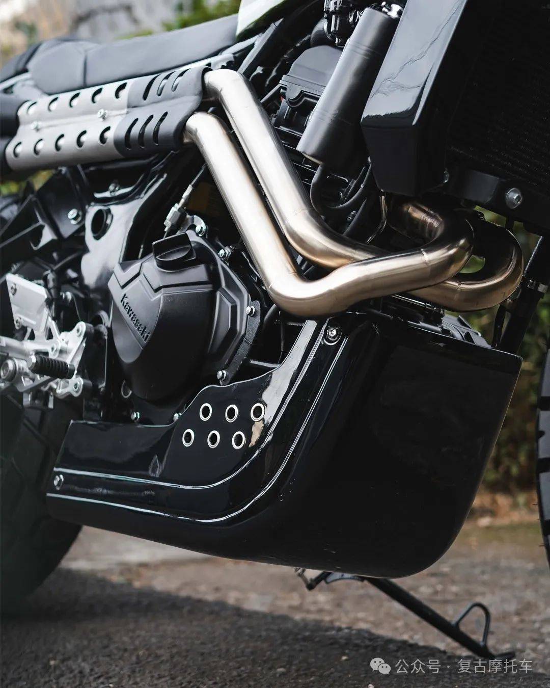 这台使用川崎ninja 250改造而来的scrambler