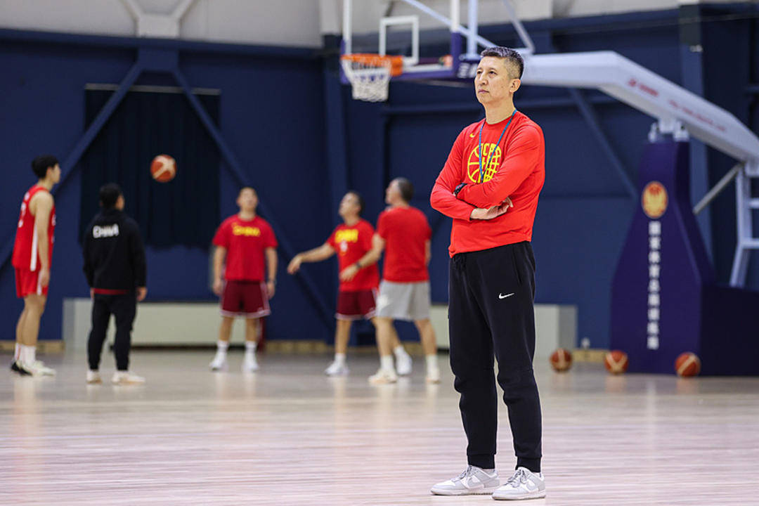 赢球是唯一选项，中国男篮抵达深圳开启亚洲杯预选赛前最后备战