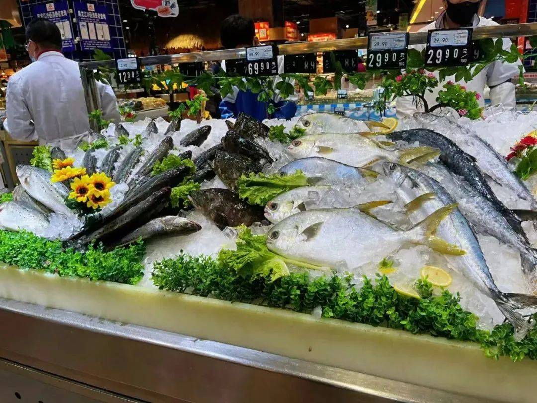 对于需要冷藏保鲜的蔬果,冰台陈列是最佳选择