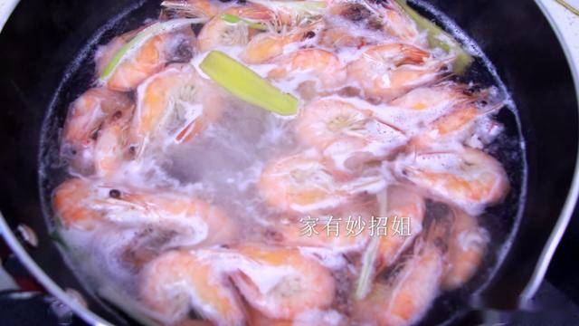 美味水煮虾：掌握技巧，鲜嫩Q弹不是梦