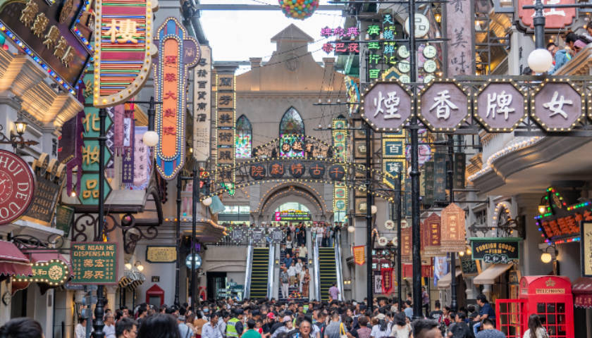 第一批网红景点推手，已经年入千万了 -华闻时空