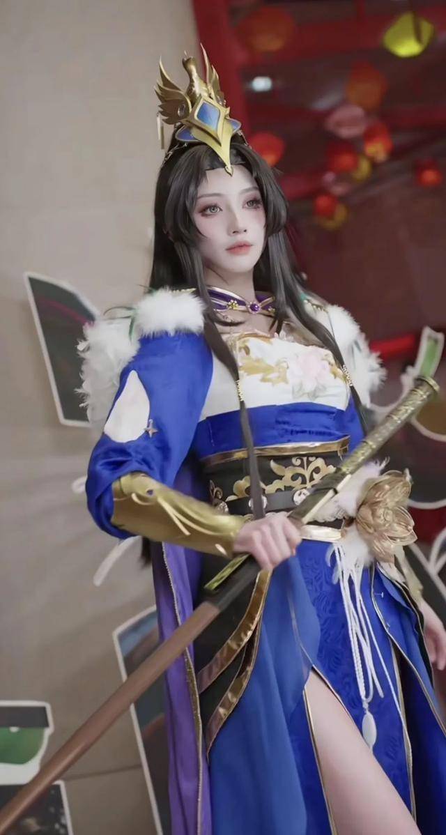 三国杀:美女cos曹婴,御姐气质,完美身材!