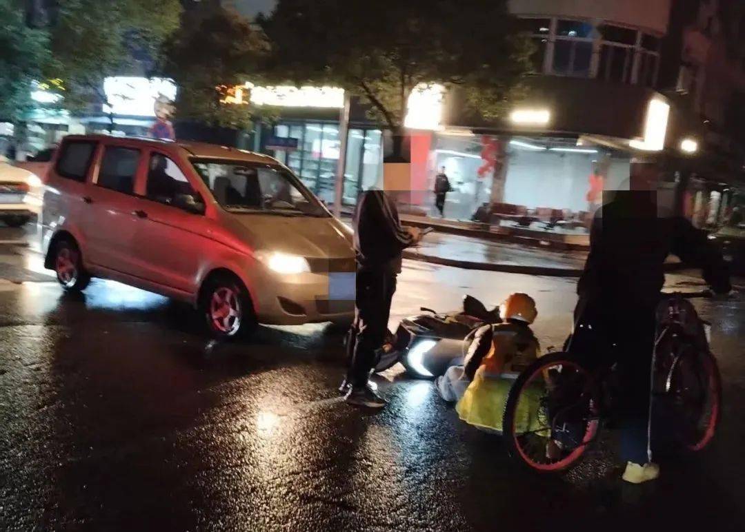 驾驶员_电瓶车_三轮车