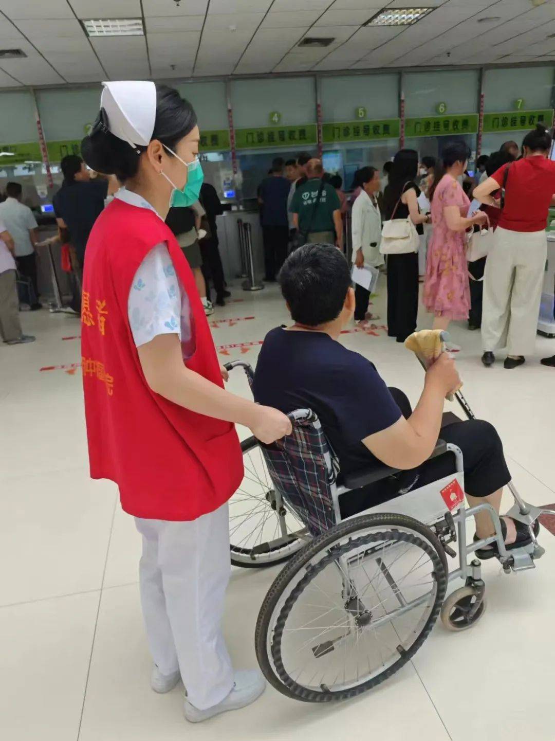 包含北大医院跑腿代挂号，成熟的协助就医经验的词条