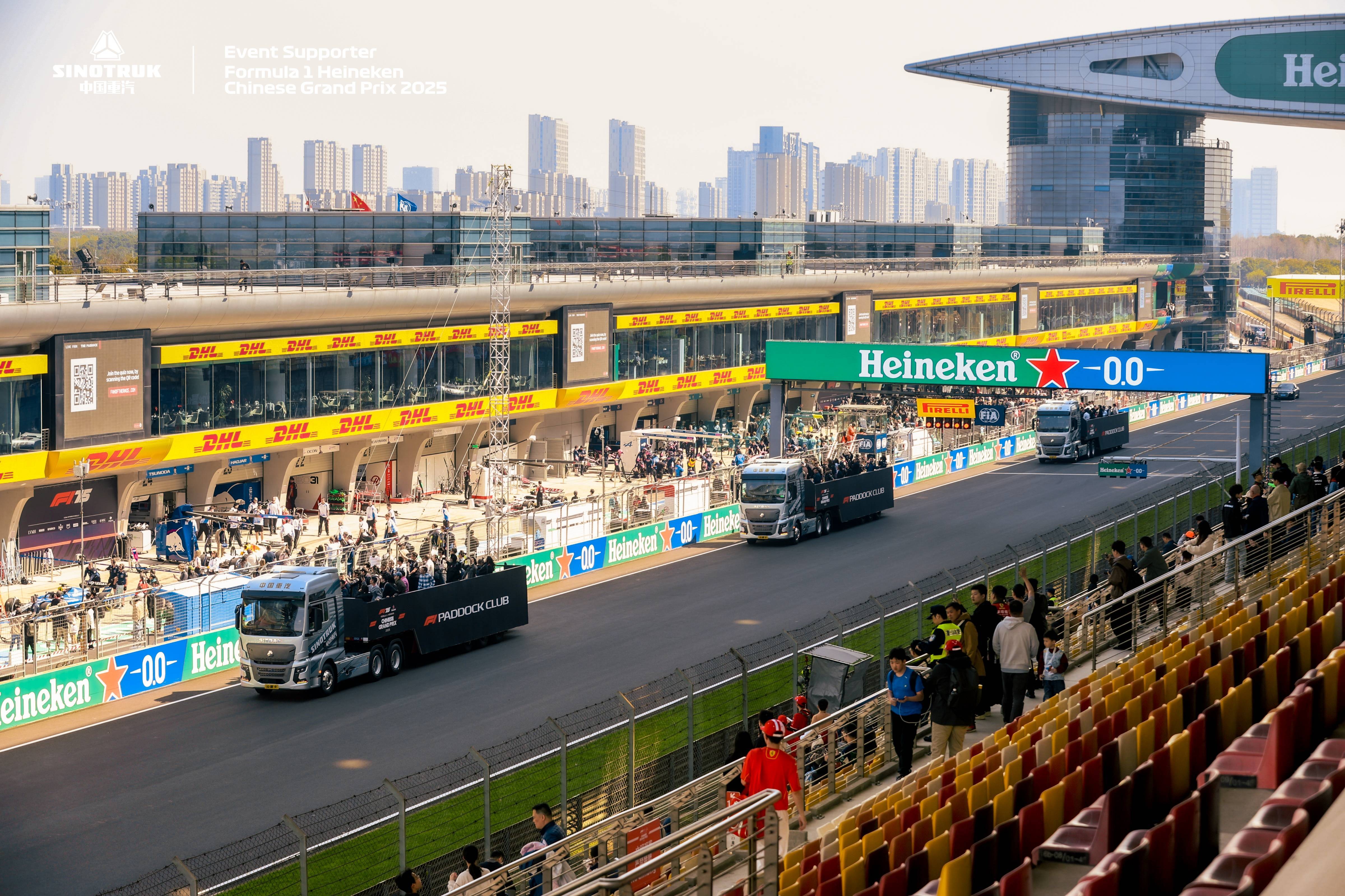 力量与速度共舞丨中国重汽闪耀亮相2025 f1中国大奖赛