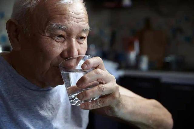 警惕！这些因素让冠心病悄悄找上门，揭秘冠心病：这些生活习惯正悄悄伤害你的心脏