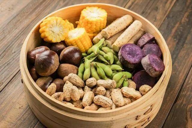 痛风患者的饮食攻略：告别误区，健康饮食！，别让痛风要了命，从改变饮食开始！