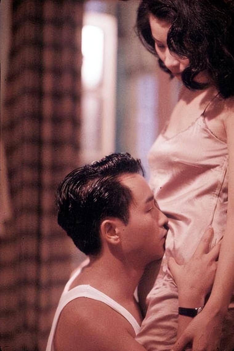 二十年过去,为何我们依然在怀念张国荣?