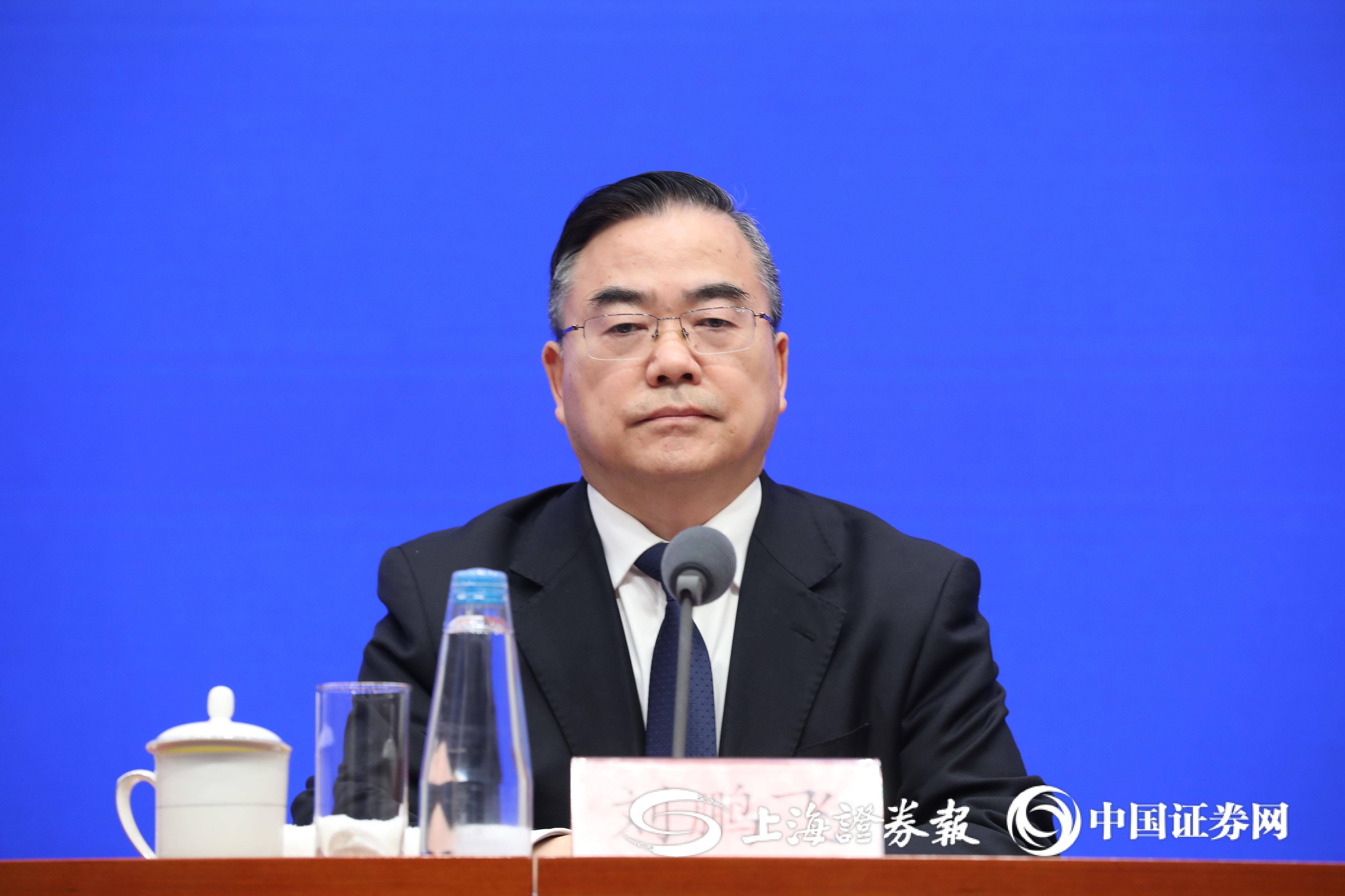 交通运输部政策研究室主任刘鹏飞4月