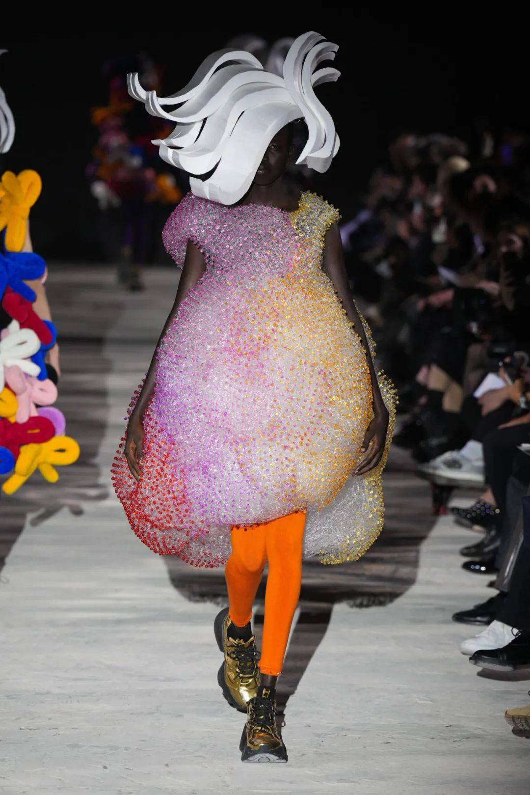 黑洞中光影奇幻的异世界受川久保玲指导而独树一帜noir kei ninomiya