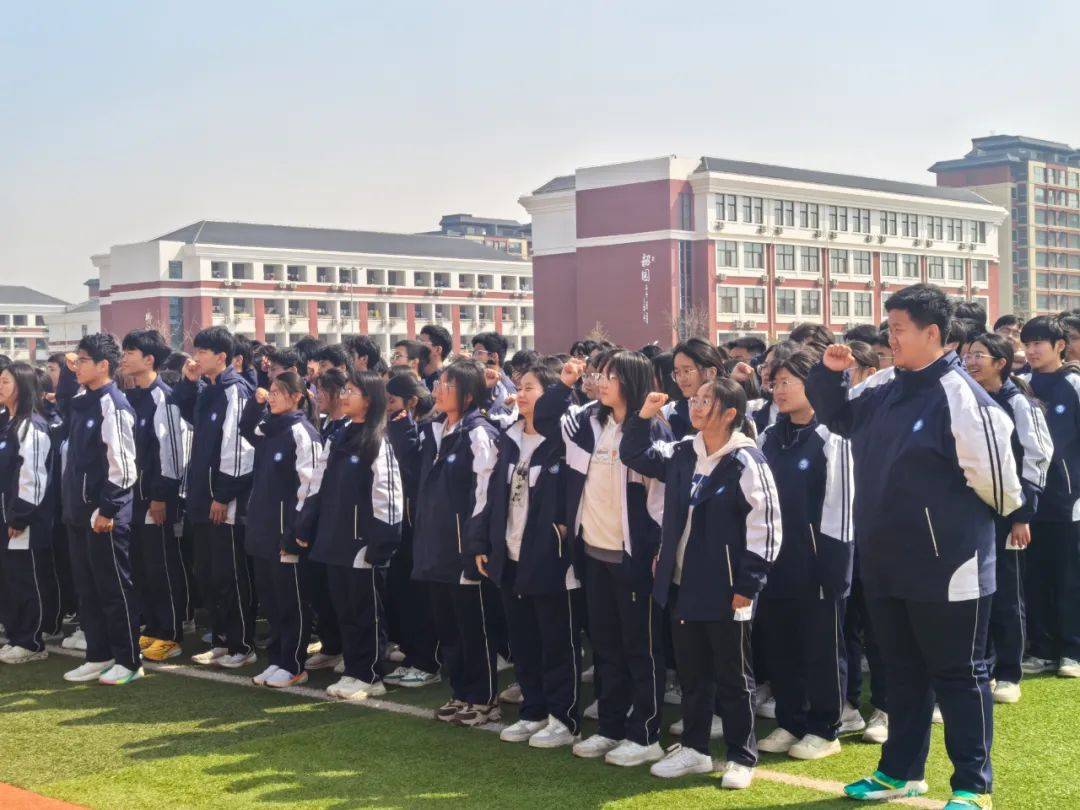 驰骋疆场逐梦想,万马奔腾筑辉煌