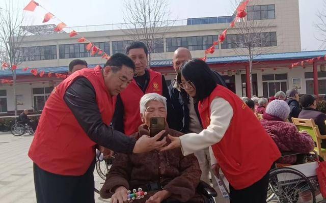 平顶山市人社局电话_社保认证上门服务_高龄退休职工养老保险待遇