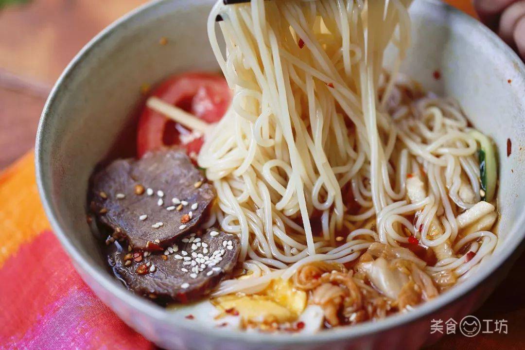 呲溜呲溜，一大碗下肚！专治没胃口