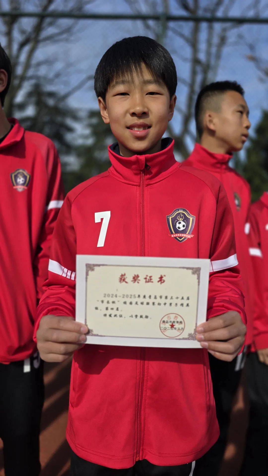 我校足球队斩获市长杯历史最佳成绩,纪博森同学荣膺最佳射手!