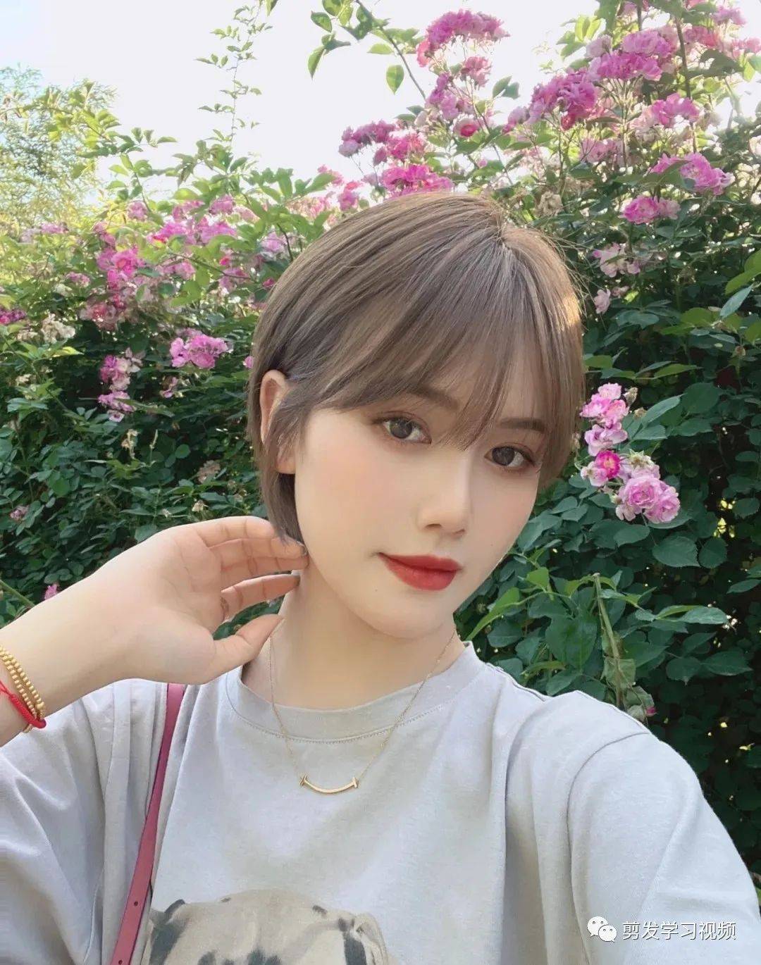 春夏发型来了短发这样剪超减龄